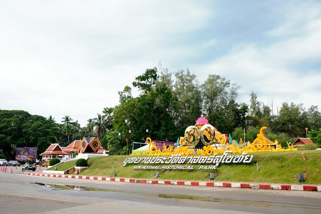 Toon Guesthouse Sukhothai Exteriör bild