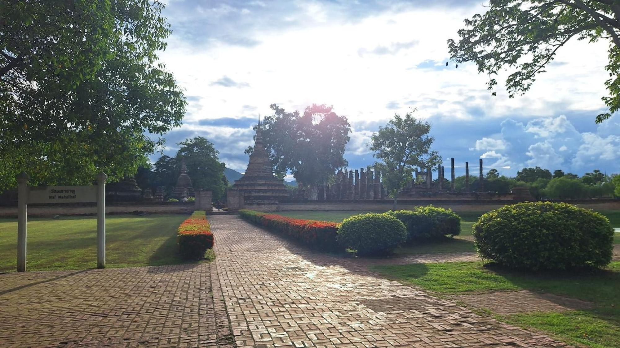 Toon Guesthouse Sukhothai Exteriör bild